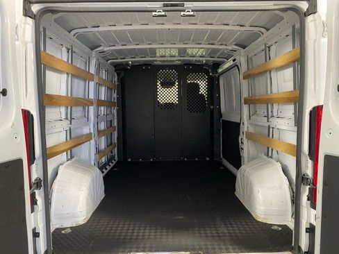 Used 2025 RAM ProMaster 2500 w/ U-Haul Equipment Group FWD image 9