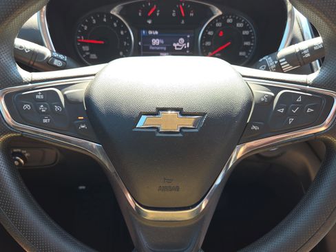 Used 2020 Chevrolet Equinox LT image 32