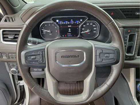 Used 2021 GMC Yukon Denali w/ Denali Premium Package AWD/4WD image 16