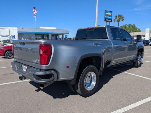 Used 2024 Chevrolet Silverado 3500 High Country w/ High Country Premium Package image 4
