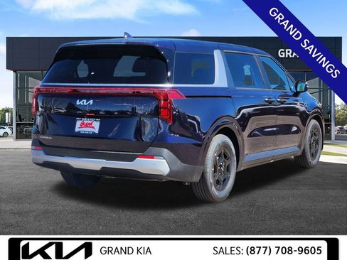 New 2026 Kia Carnival FWD image 5