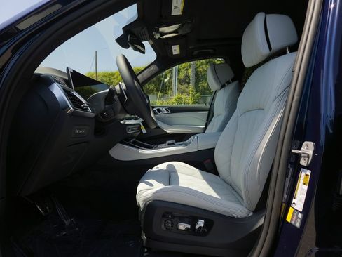 New 2026 BMW X5 xDrive50e w/ Executive Package AWD/4WD image 7