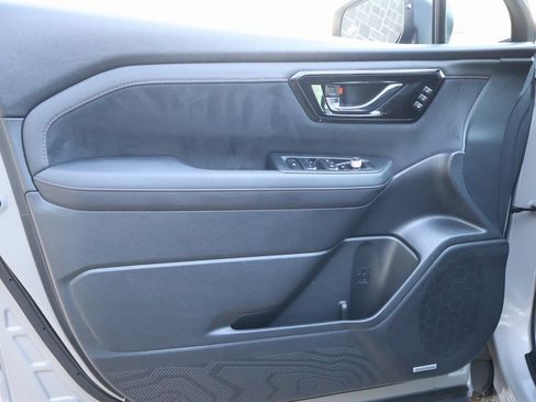 Used 2025 Subaru Forester Touring image 22