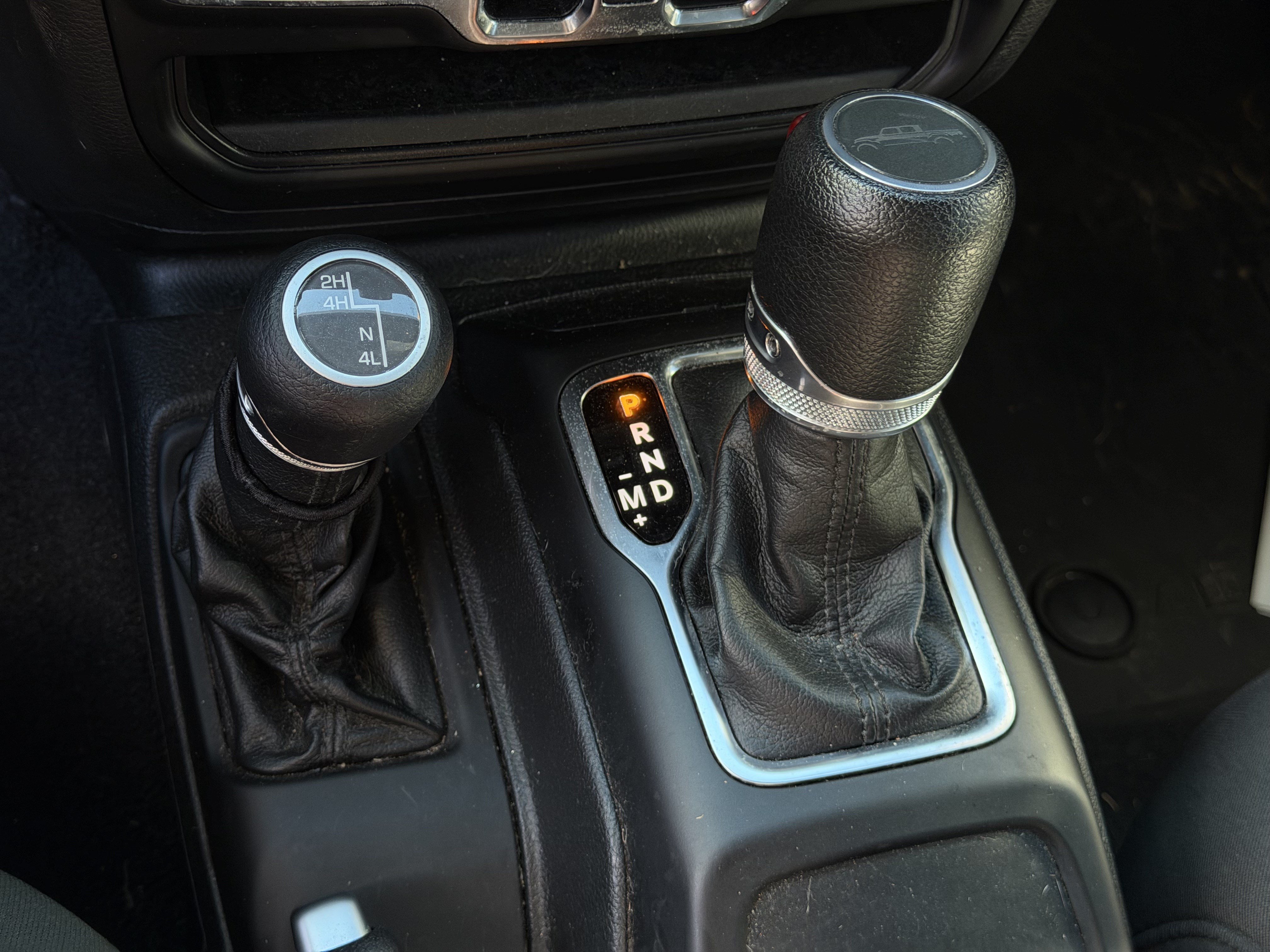 Used 2022 Jeep Gladiator Sport AWD/4WD image 15