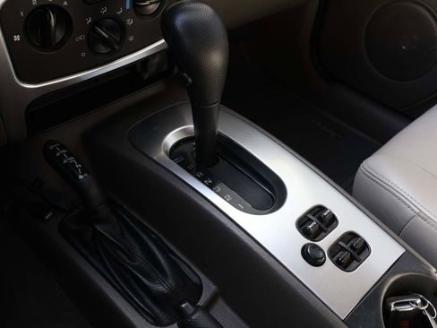 Used 2005 Jeep Liberty Limited AWD/4WD image 13