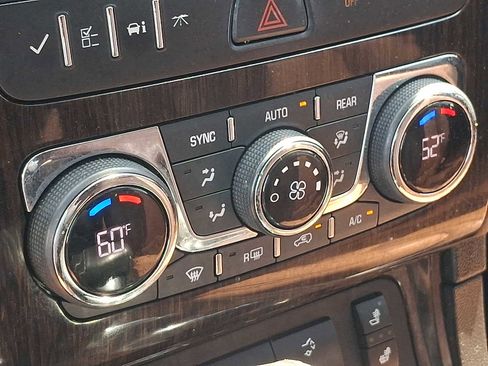 Used 2016 Chevrolet Traverse LT AWD/4WD image 17