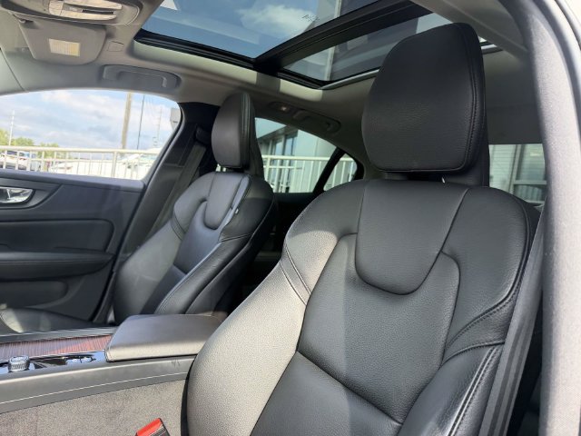 Used 2023 Volvo S60 B5 Plus w/ Climate Package AWD/4WD image 9