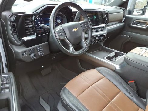 Used 2025 Chevrolet Silverado 2500 High Country w/ Z71 Off-Road Package image 13