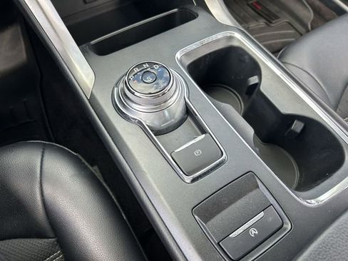 Used 2017 Ford Fusion SE w/ Equipment Group 201A FWD image 15