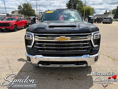 Used 2024 Chevrolet Silverado 2500 LTZ w/ LTZ Plus Package AWD/4WD image 9