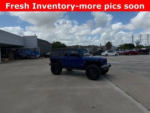 Used 2018 Jeep Wrangler Unlimited Sport S AWD/4WD image 2