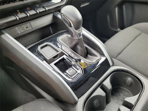 Used 2023 Chevrolet Colorado LT w/ LT Convenience Package II image 33