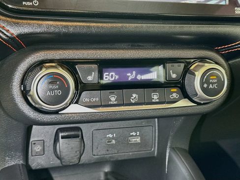 Used 2025 Nissan Versa SR FWD image 13