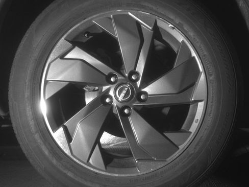 Used 2025 Nissan Rogue SV FWD image 15