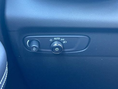 Used 2023 Buick Envision Essence FWD image 37