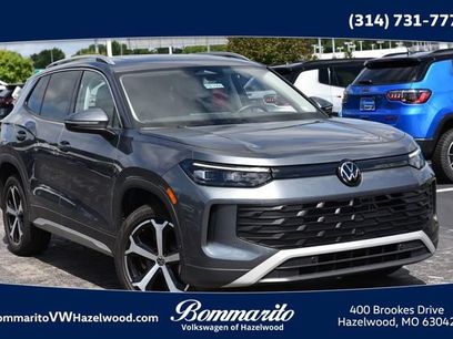 Certified 2025 Volkswagen Tiguan SE w/ Panoramic Sunroof Package