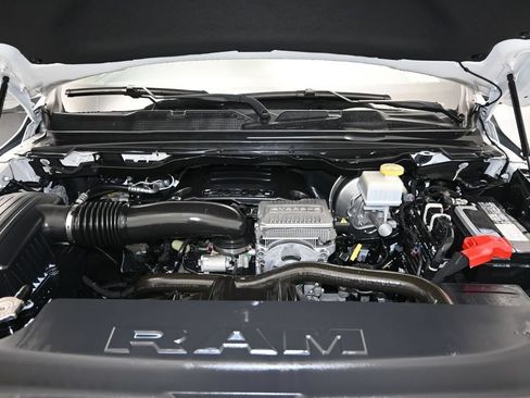 Used 2023 RAM 1500 Laramie AWD/4WD image 15