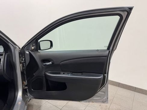 Used 2014 Chrysler 200 Limited image 24