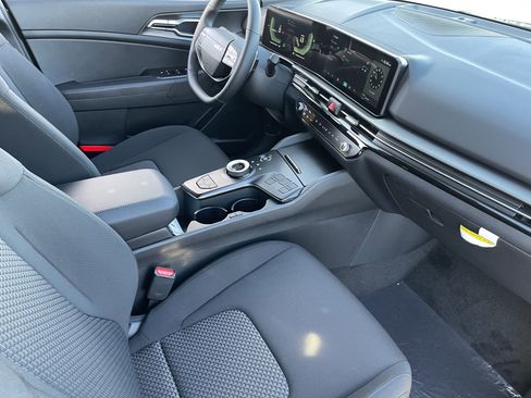 New 2026 Kia Sportage LX image 10