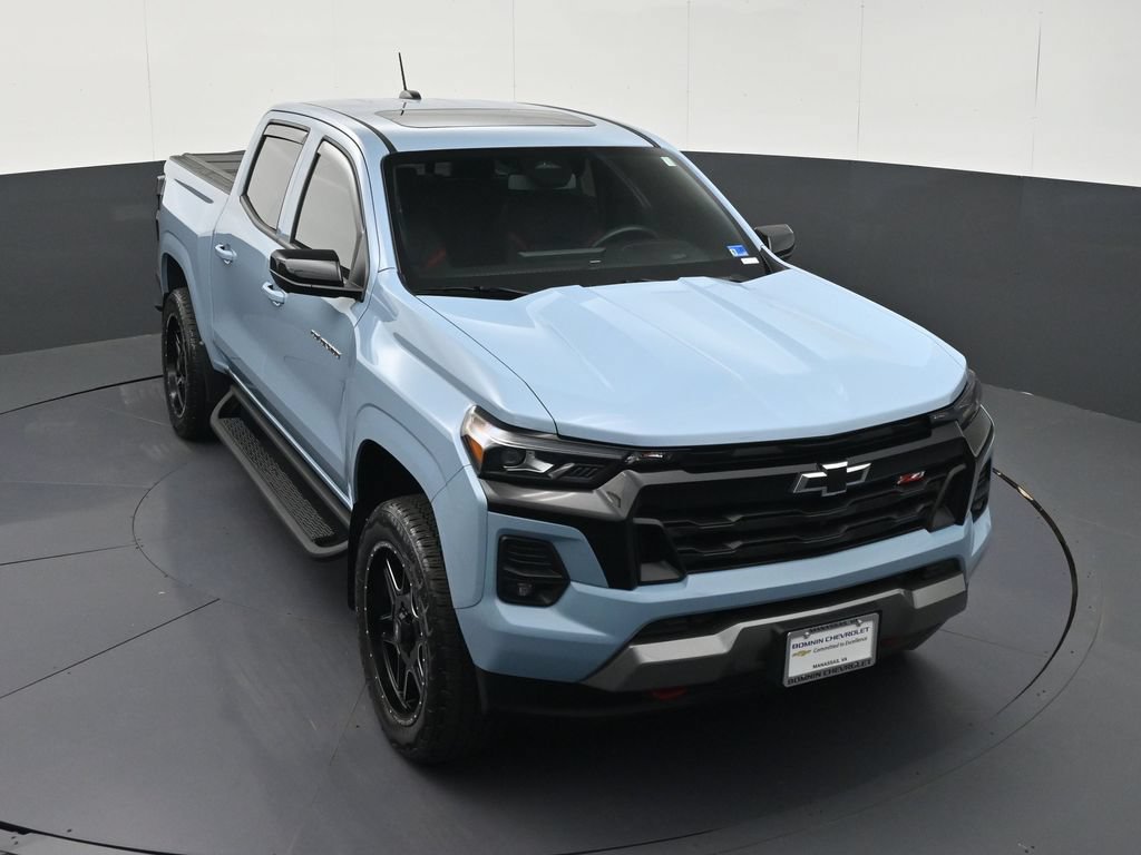 Used 2025 Chevrolet Colorado Z71 w/ Technology Package AWD/4WD image 30