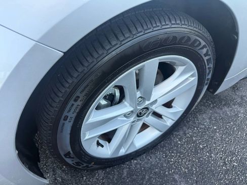 Used 2020 Toyota Corolla SE image 30