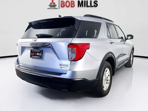 Used 2022 Ford Explorer XLT AWD/4WD image 7