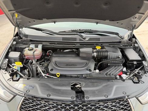 Used 2022 Chrysler Pacifica Touring-L image 50