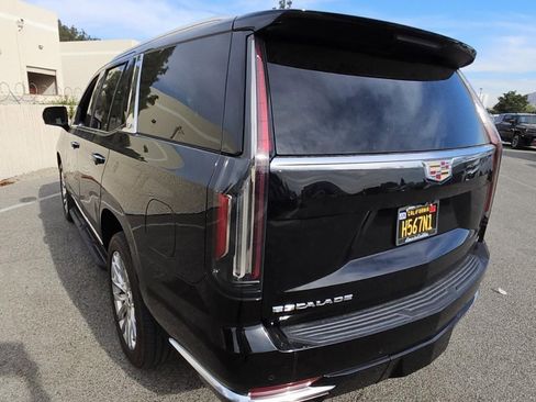Used 2022 Cadillac Escalade Premium Luxury image 7