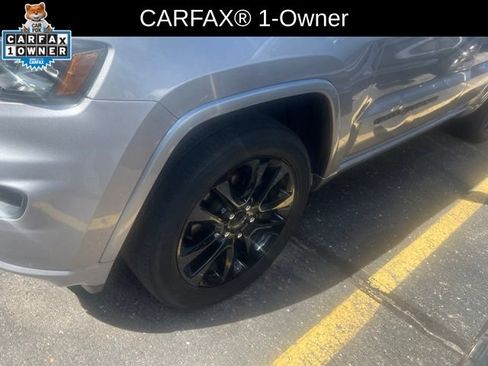 Used 2020 Jeep Grand Cherokee Altitude AWD/4WD image 2