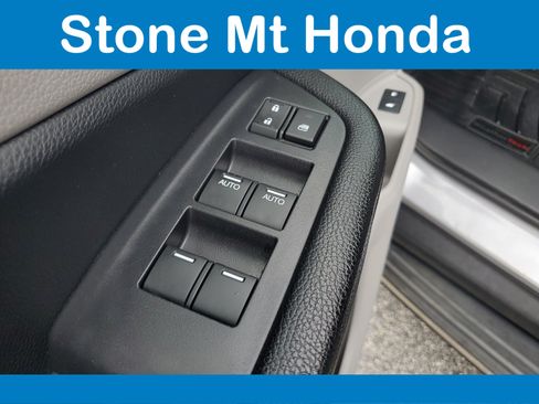 Used 2017 Honda Pilot Touring image 23