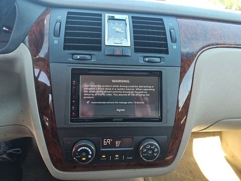 Used 2006 Cadillac DTS w/ Sun And Sound Package FWD image 5