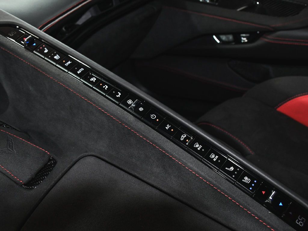 Used 2024 Chevrolet Corvette Stingray Premium Conv w/ Z51 Performance Package RWD image 33