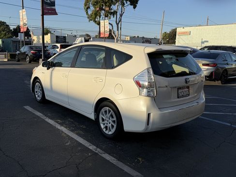 Used 2012 Toyota Prius V Two FWD image 5