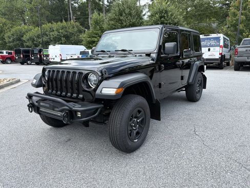 Used 2020 Jeep Wrangler Unlimited Sport AWD/4WD image 3