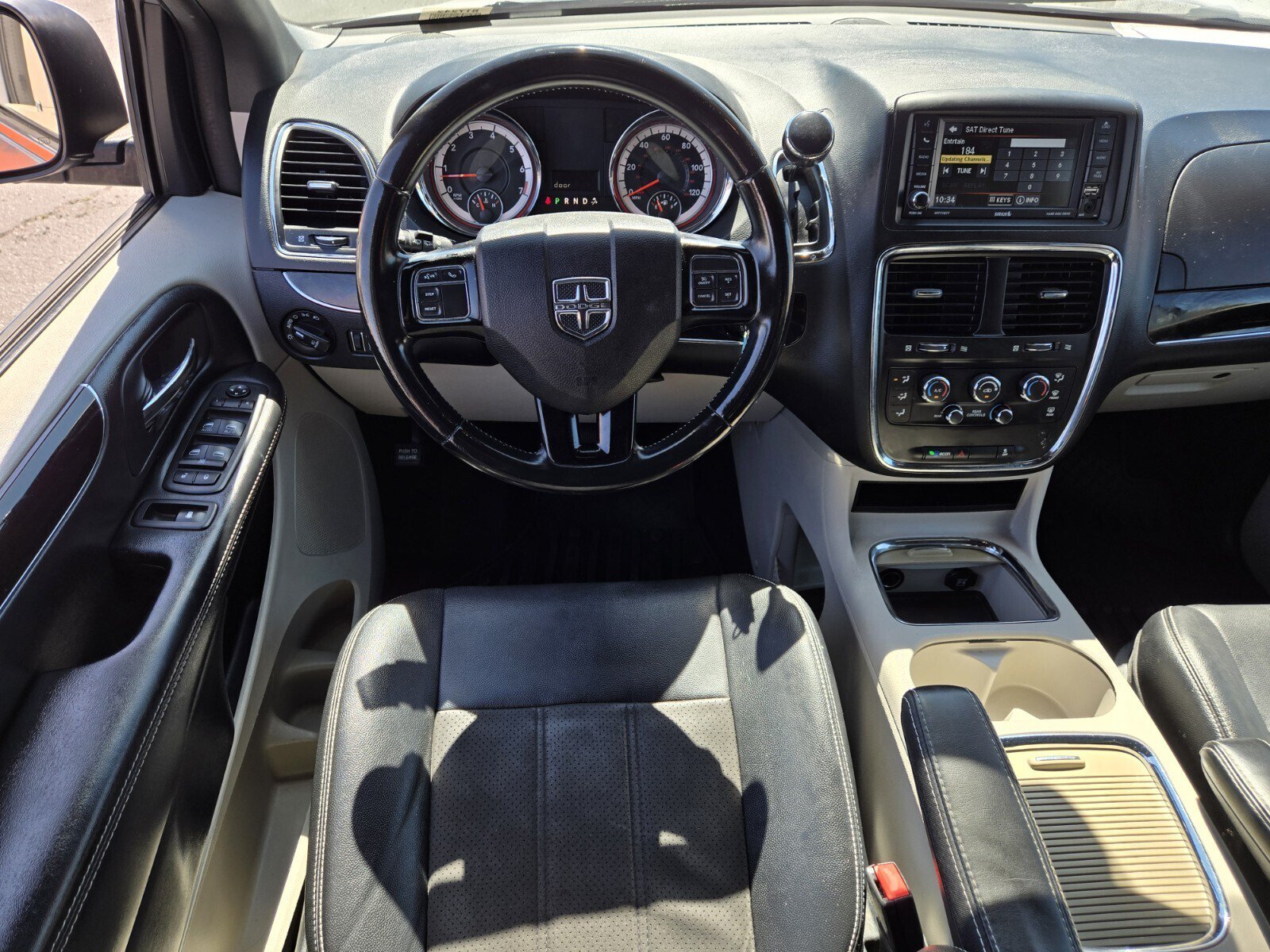 Used 2020 Dodge Grand Caravan SXT FWD image 9