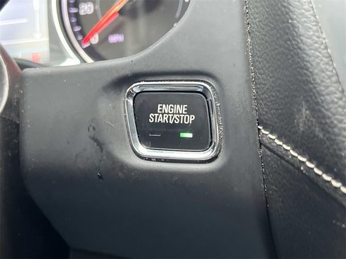 Certified 2023 GMC Acadia SLE w/ Driver Convenience Package image 22