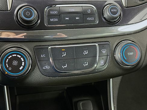 Used 2017 Chevrolet Impala LS image 21