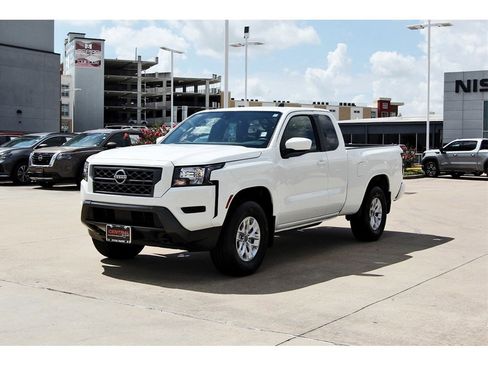 Certified 2024 Nissan Frontier SV w/ Technology Package image 2