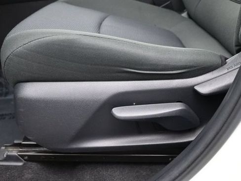 Used 2021 Toyota RAV4 LE w/ Carpet Mat Package (TMS) AWD/4WD image 22