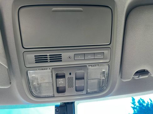 Used 2010 Honda Crosstour EX-L image 18