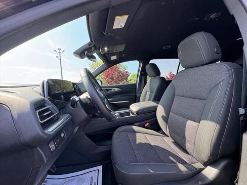 Used 2026 Chevrolet Traverse LT w/ LPO, Floor Liner Package FWD image 17