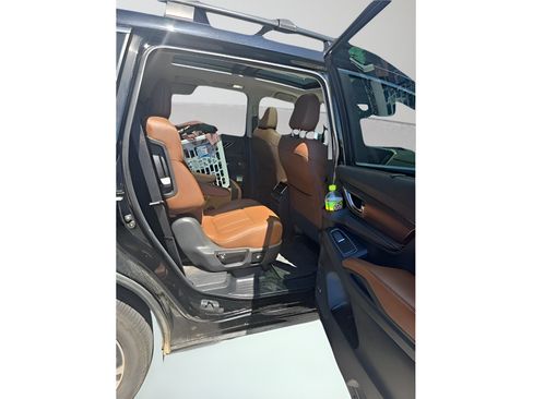 Used 2025 Subaru Ascent Touring w/ Popular Package #2 AWD/4WD image 13