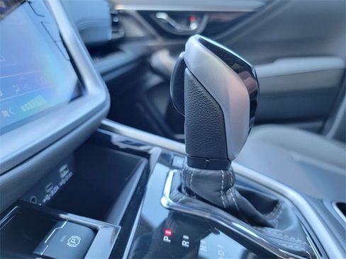 Used 2025 Subaru Outback Onyx Edition XT w/ Popular Package #2 image 30