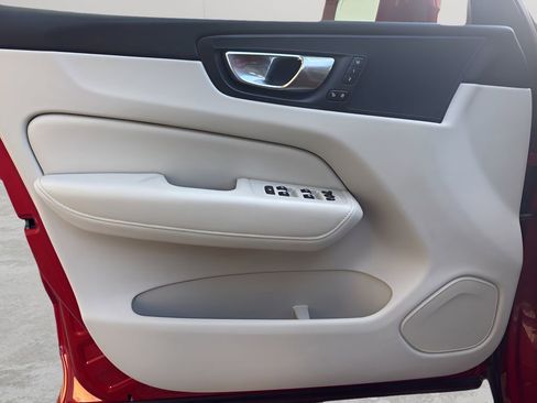 Used 2023 Volvo XC60 B5 Core w/ Climate Package image 13