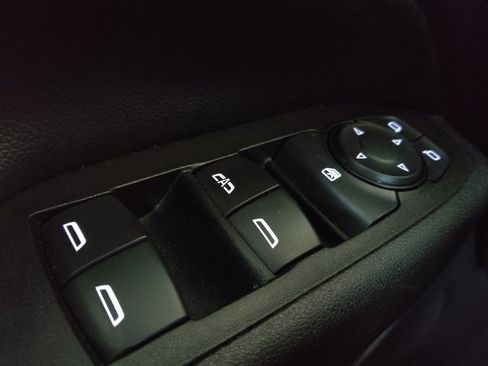 Used 2021 Chevrolet Equinox LT FWD image 27