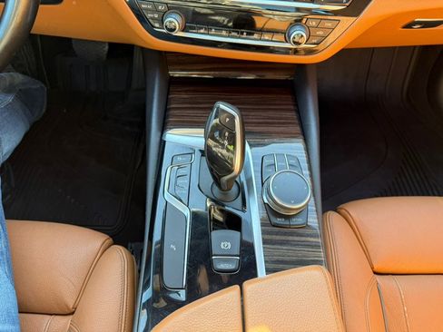 Used 2019 BMW 530i xDrive w/ Convenience Package AWD/4WD image 15