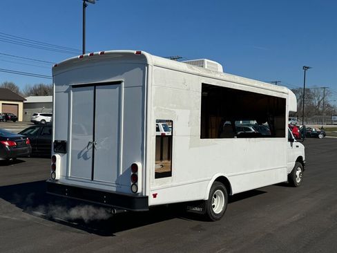 Used 2015 Ford E-450 and Econoline 450 Super Duty w/ Shuttle Bus Prep Package image 3