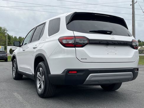 Certified 2025 Honda Pilot EX-L image 9