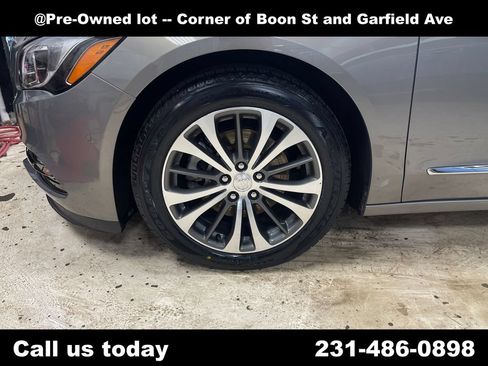 Used 2018 Buick LaCrosse Premium w/ Driver Confidence Package #2 AWD/4WD image 4