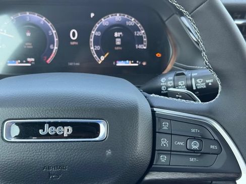 Certified 2026 Jeep Grand Cherokee Limited AWD/4WD image 26